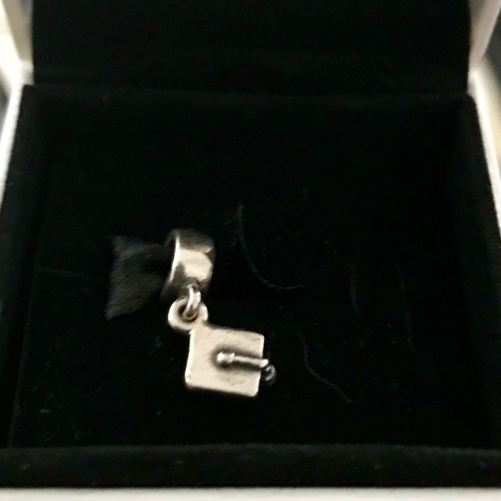 Pandora charm graduation cap